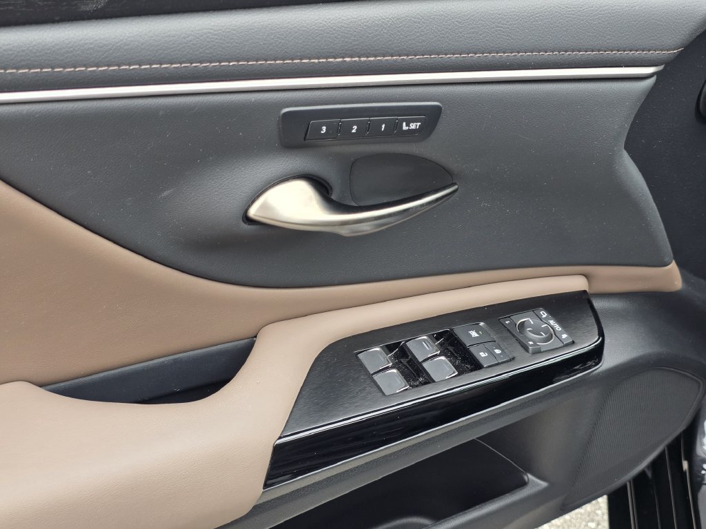 Certified 2024 Lexus ES 350 w/ Premium Package FWD image 31