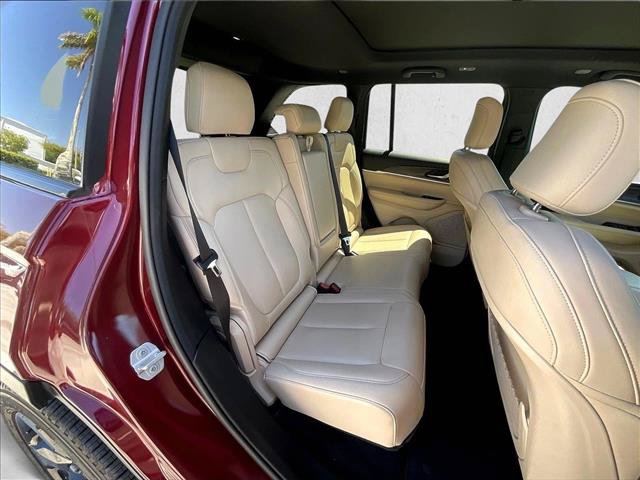 Used 2025 Jeep Grand Cherokee Limited w/ Black Appearance Package RWD image 25