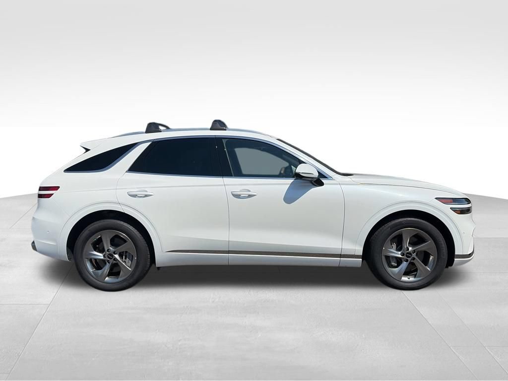 Certified 2026 Genesis GV70 2.5T Advanced AWD/4WD image 2