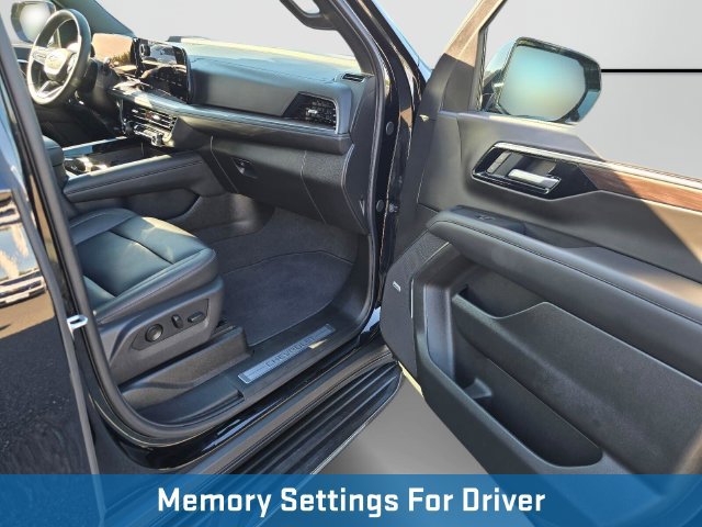 Used 2026 Chevrolet Suburban LT w/ Comfort Package AWD/4WD image 15