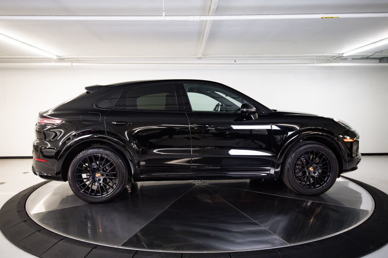 Certified 2023 Porsche Cayenne Platinum Edition AWD/4WD image 8