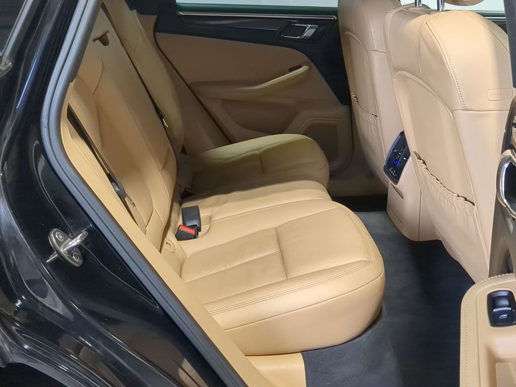 Used 2016 Porsche Macan S image 27