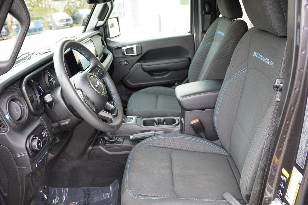 Used 2024 Jeep Wrangler Unlimited Rubicon 4xe AWD/4WD image 16