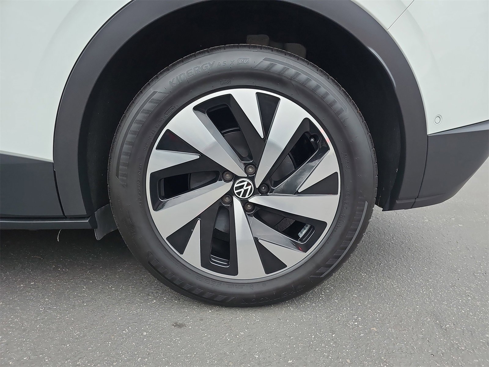 Certified 2023 Volkswagen ID.4 Standard image 32