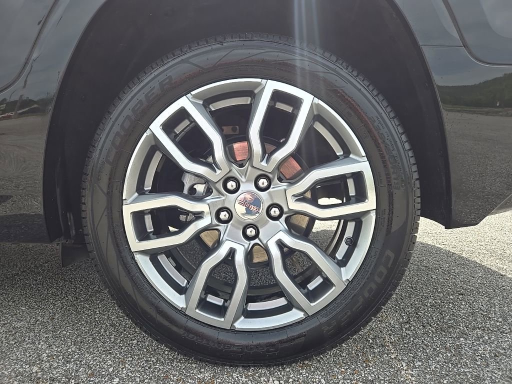 Used 2024 GMC Terrain Denali AWD/4WD image 25