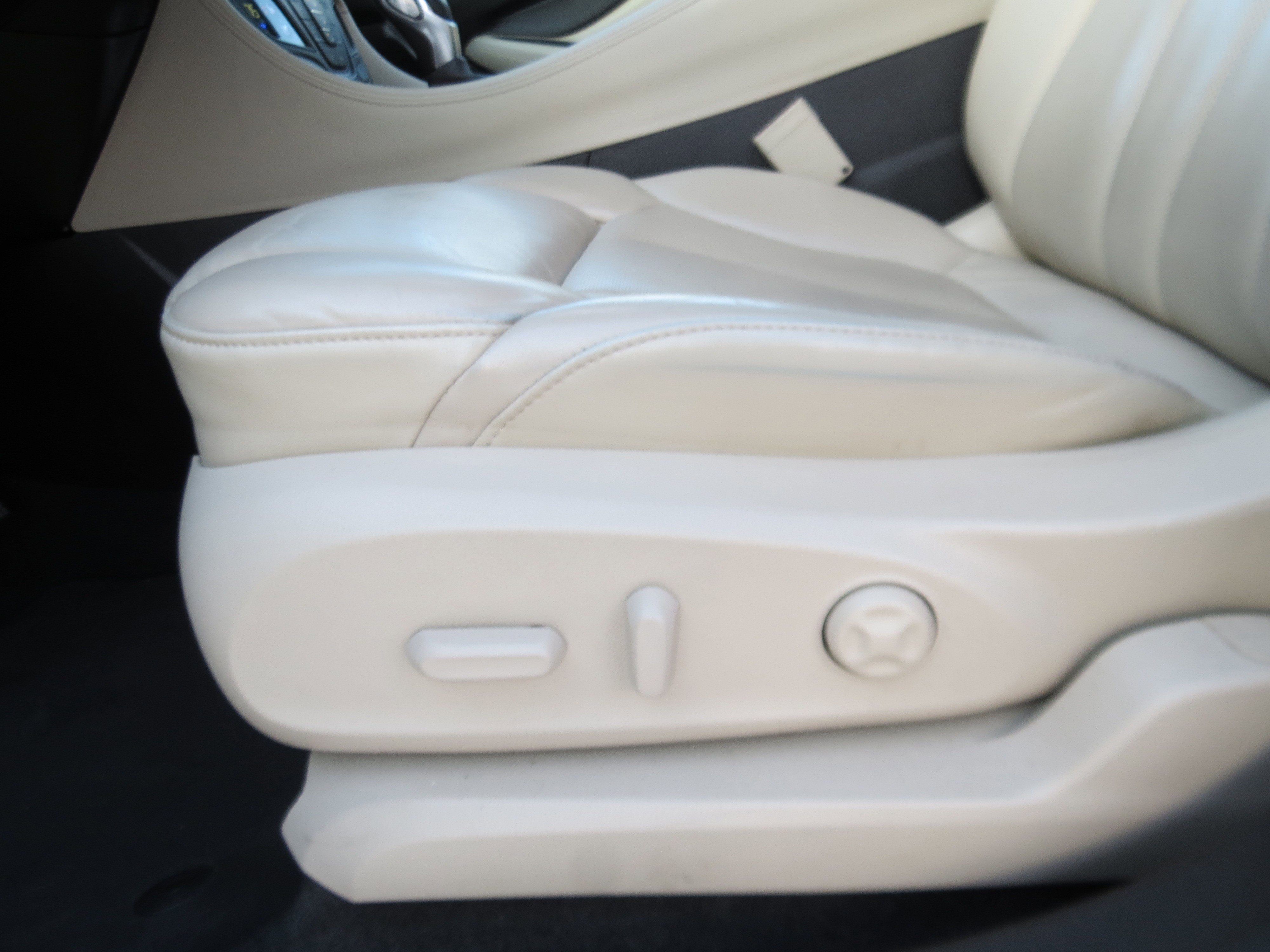 Certified 2020 Buick Envision Premium w/ Driver Confidence Package image 15