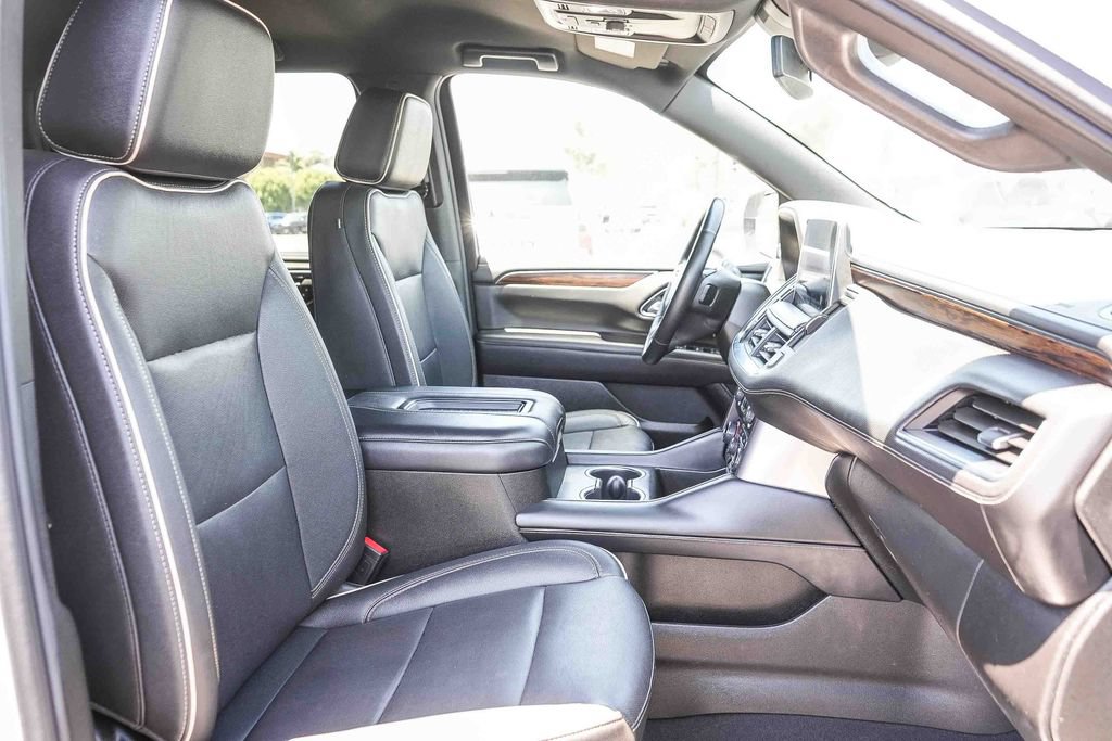 Used 2024 Chevrolet Suburban Premier RWD image 21