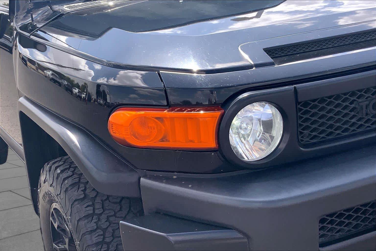 Used 2012 Toyota FJ Cruiser 2WD w/ Upgrade Pkg image 26