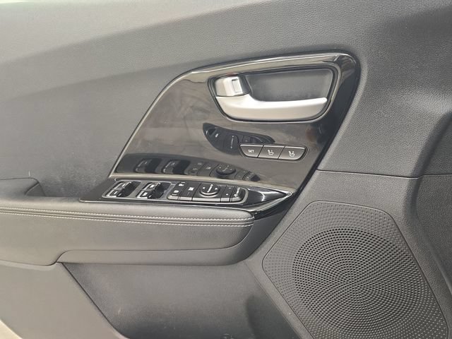Used 2020 Kia Niro EX Premium FWD image 34