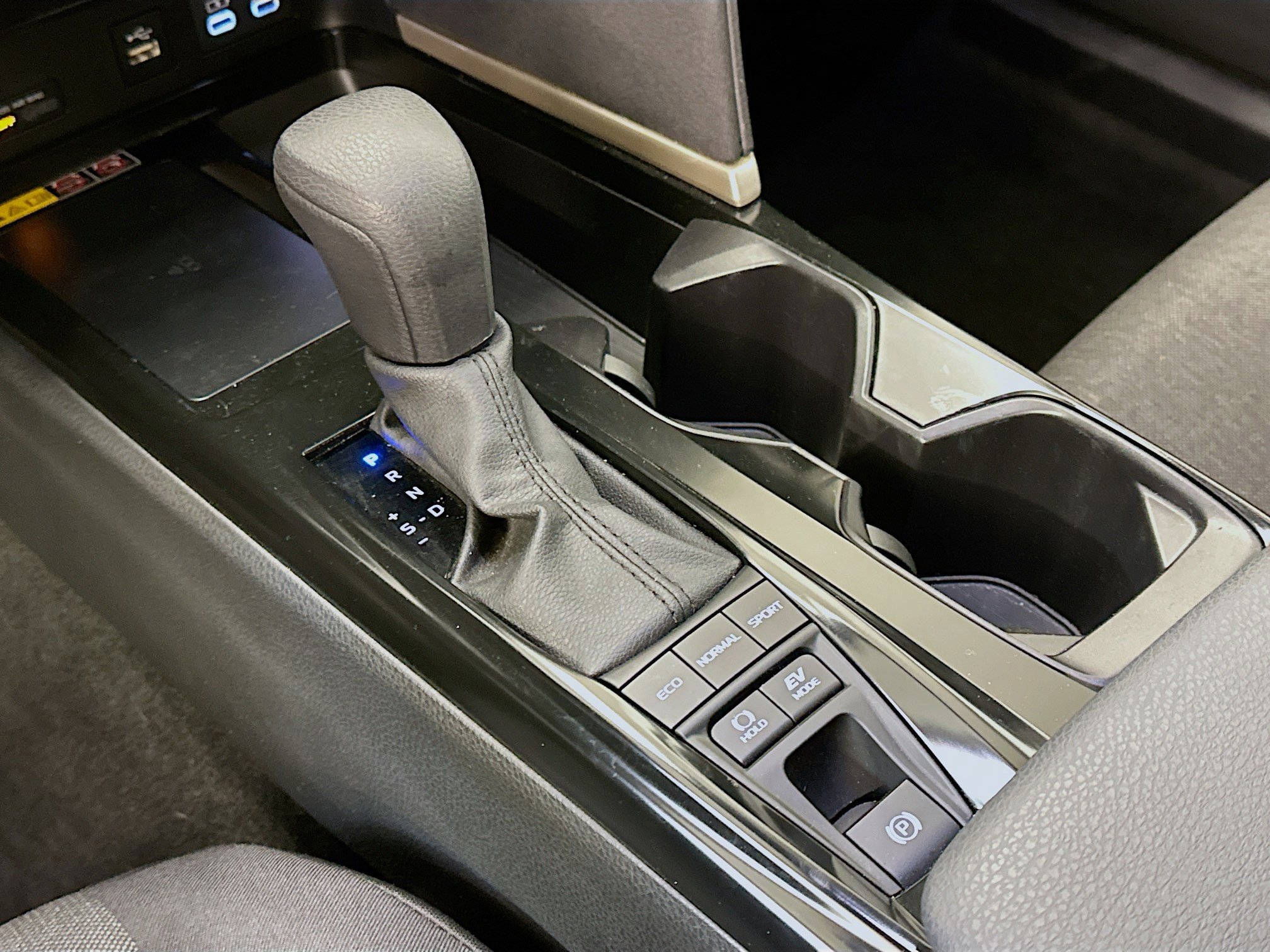 Used 2025 Toyota Camry LE image 25