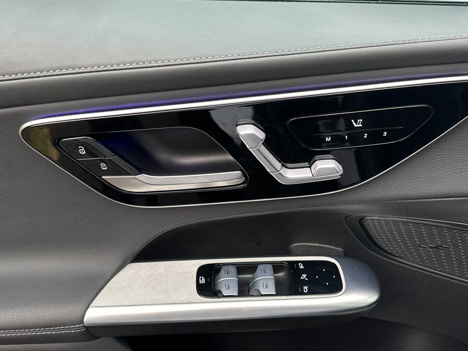 Certified 2025 Mercedes-Benz GLC 300 4MATIC image 11