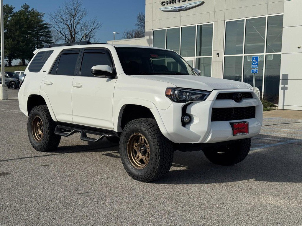 Used 2019 Toyota 4Runner SR5 image 2