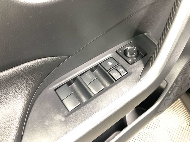 Used 2022 Toyota RAV4 LE AWD/4WD image 12