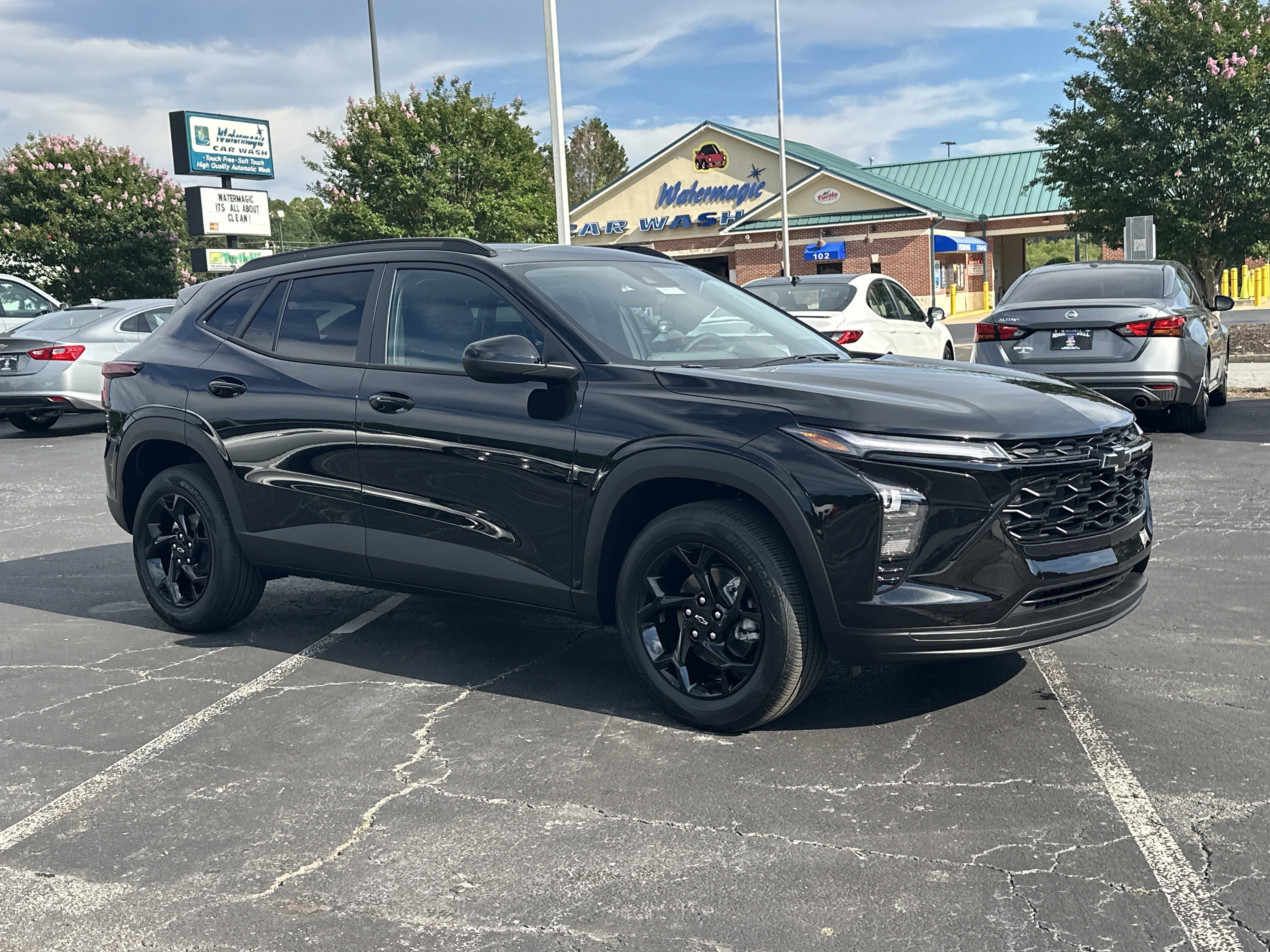New 2026 Chevrolet Trax LT w/ Driver Confidence Package FWD image 2