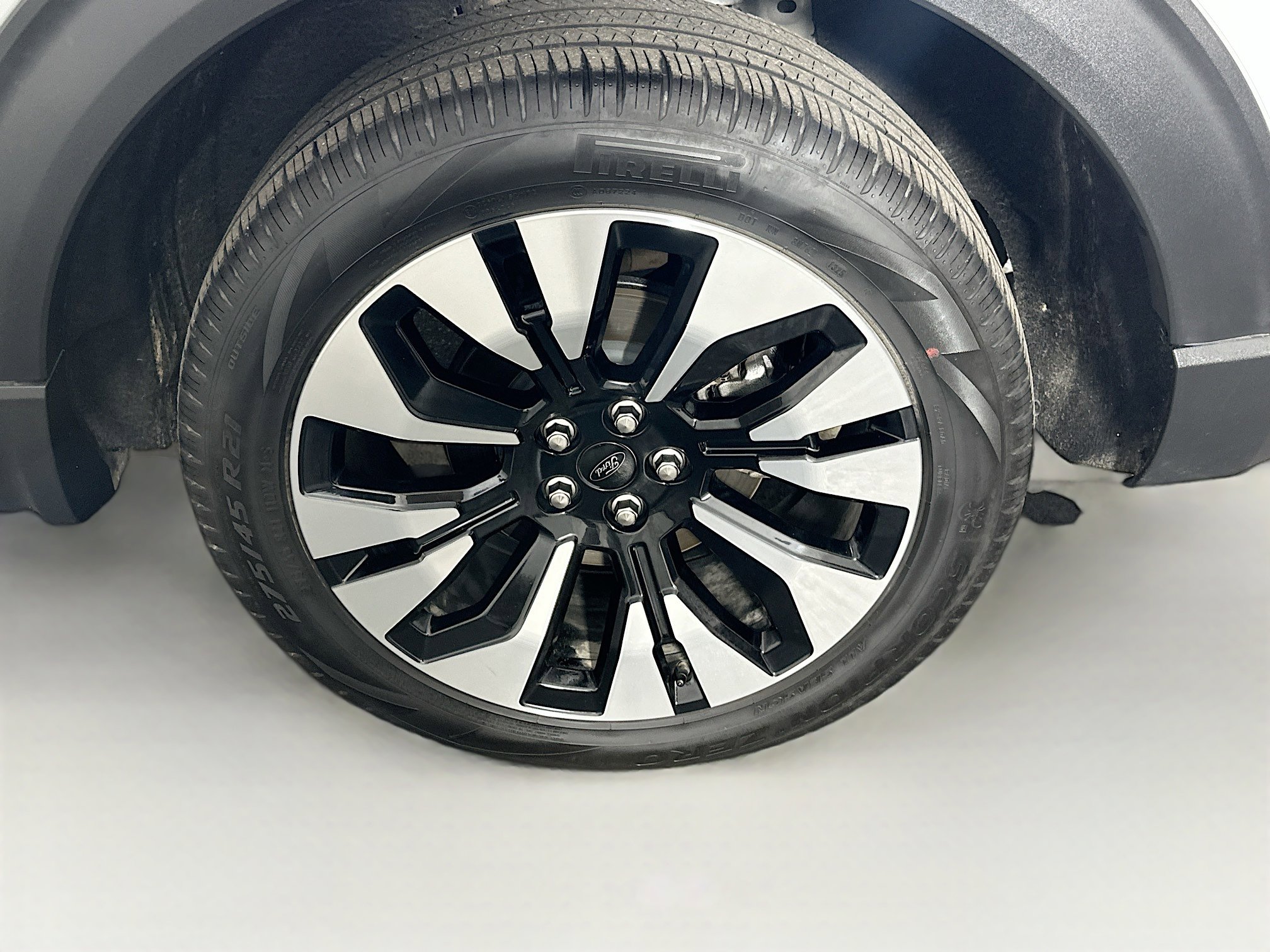 Used 2025 Ford Explorer Platinum w/ LUX Leather Package image 11