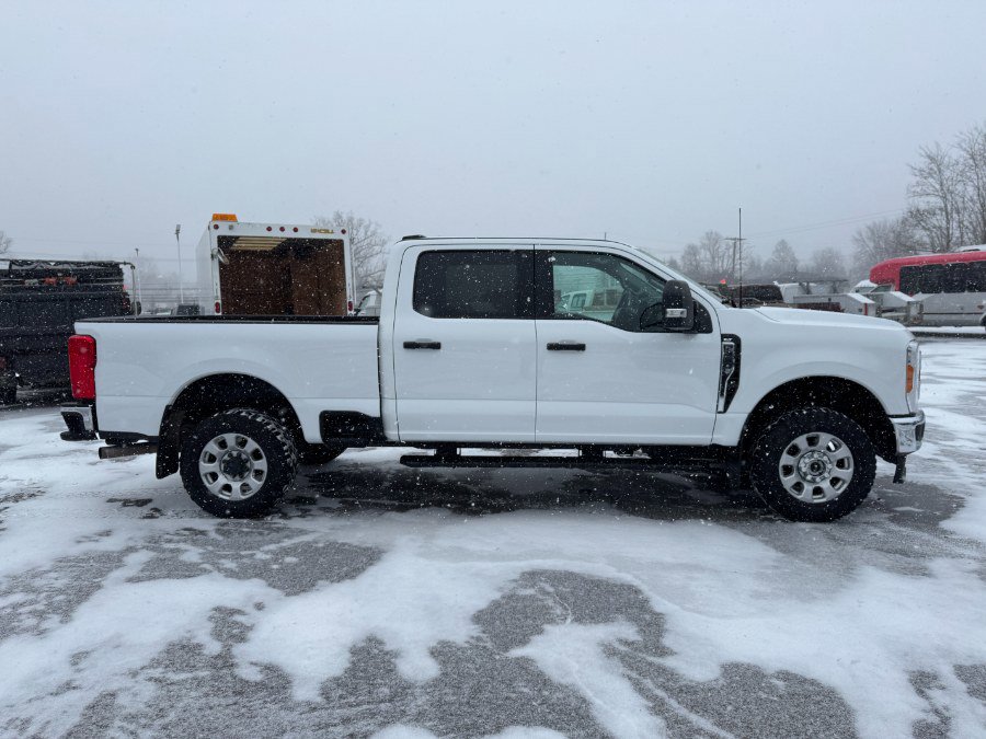 Used 2023 Ford F350 XLT image 6