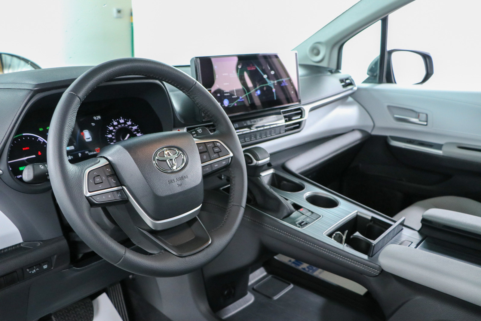 Used 2026 Toyota Sienna XLE AWD/4WD image 23