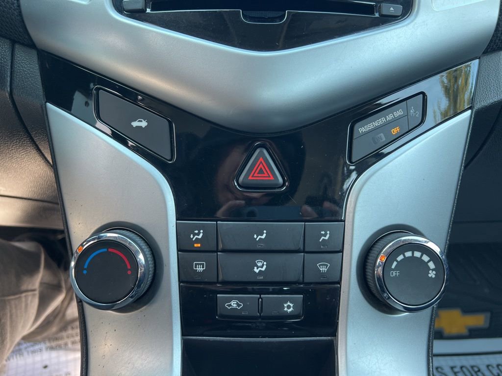 Used 2016 Chevrolet Cruze LT image 20