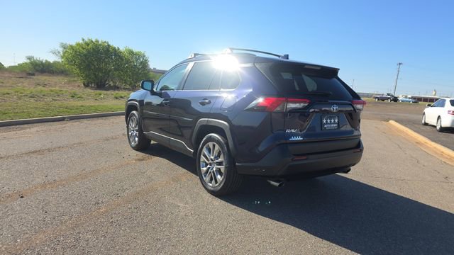 Used 2020 Toyota RAV4 XLE Premium image 8