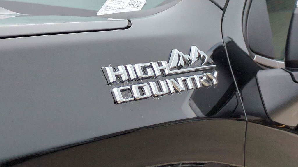 Used 2023 Chevrolet Silverado 1500 High Country w/ Z71 Off-Road Package image 11