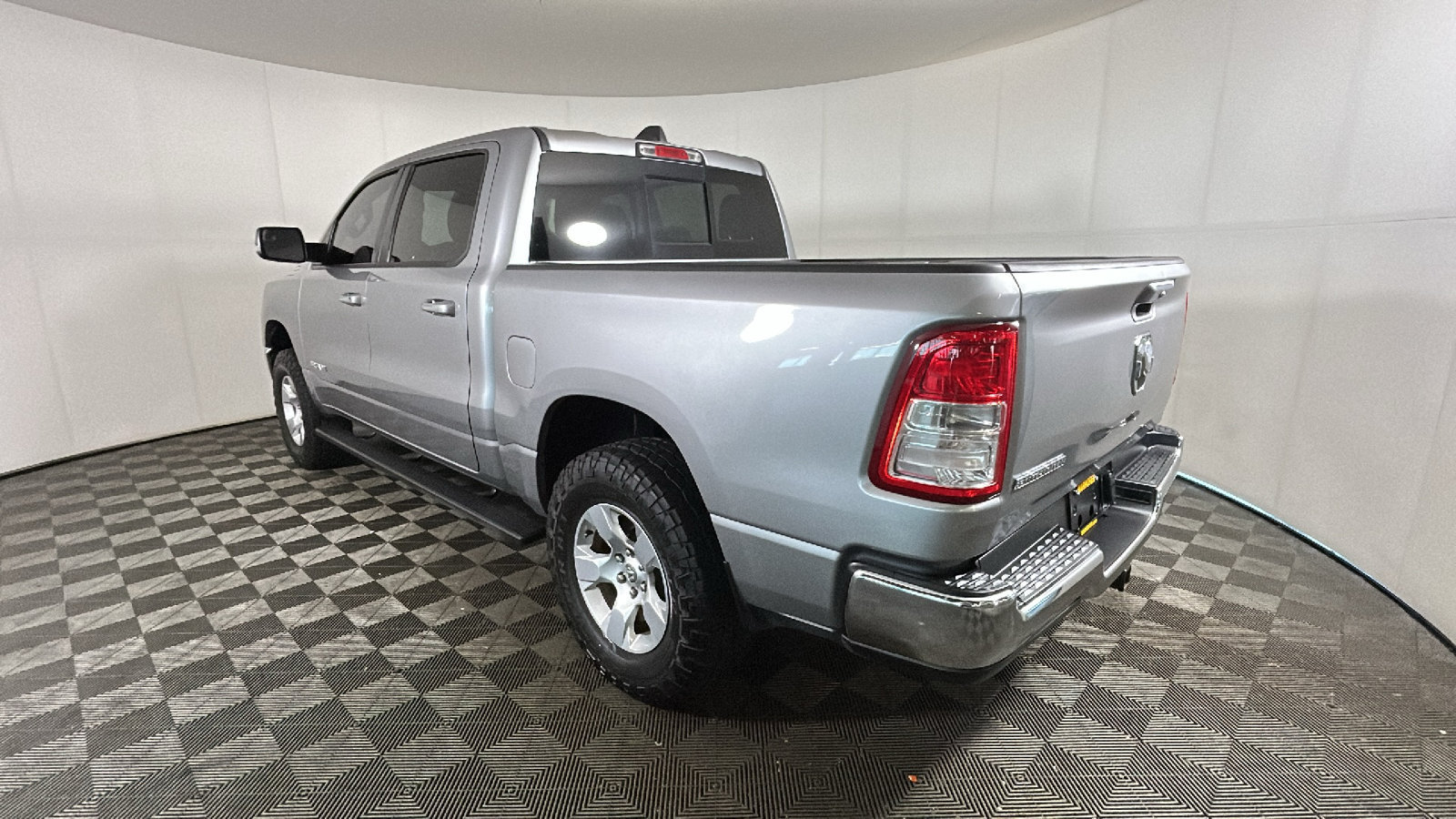Used 2019 RAM 1500 Big Horn RWD image 5