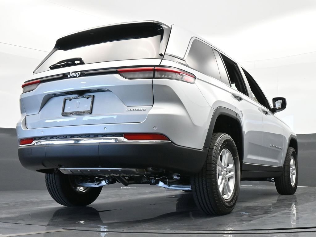 Used 2024 Jeep Grand Cherokee Laredo w/ Trailer Tow Package image 42