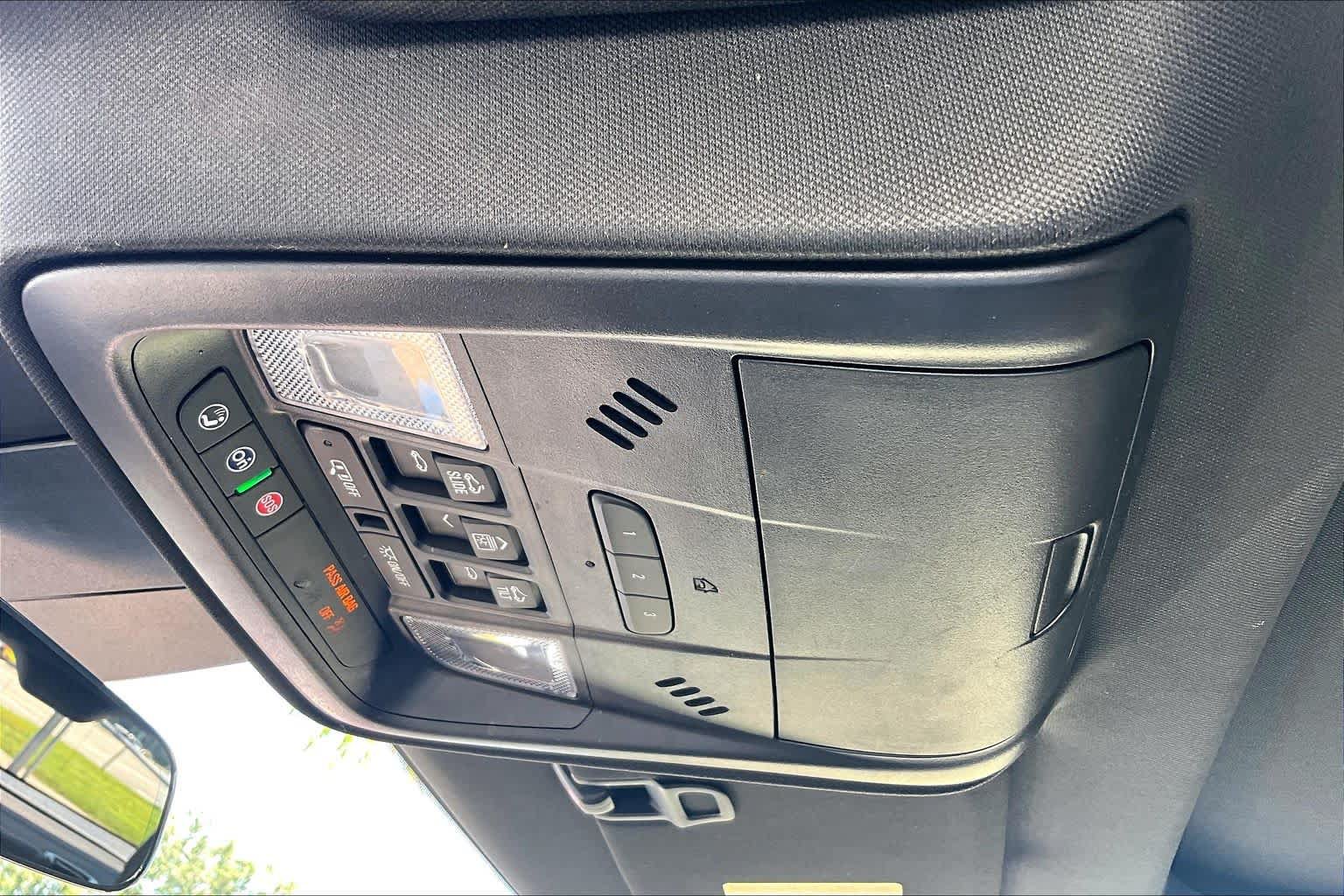 Used 2024 Cadillac XT4 Premium Luxury FWD image 32