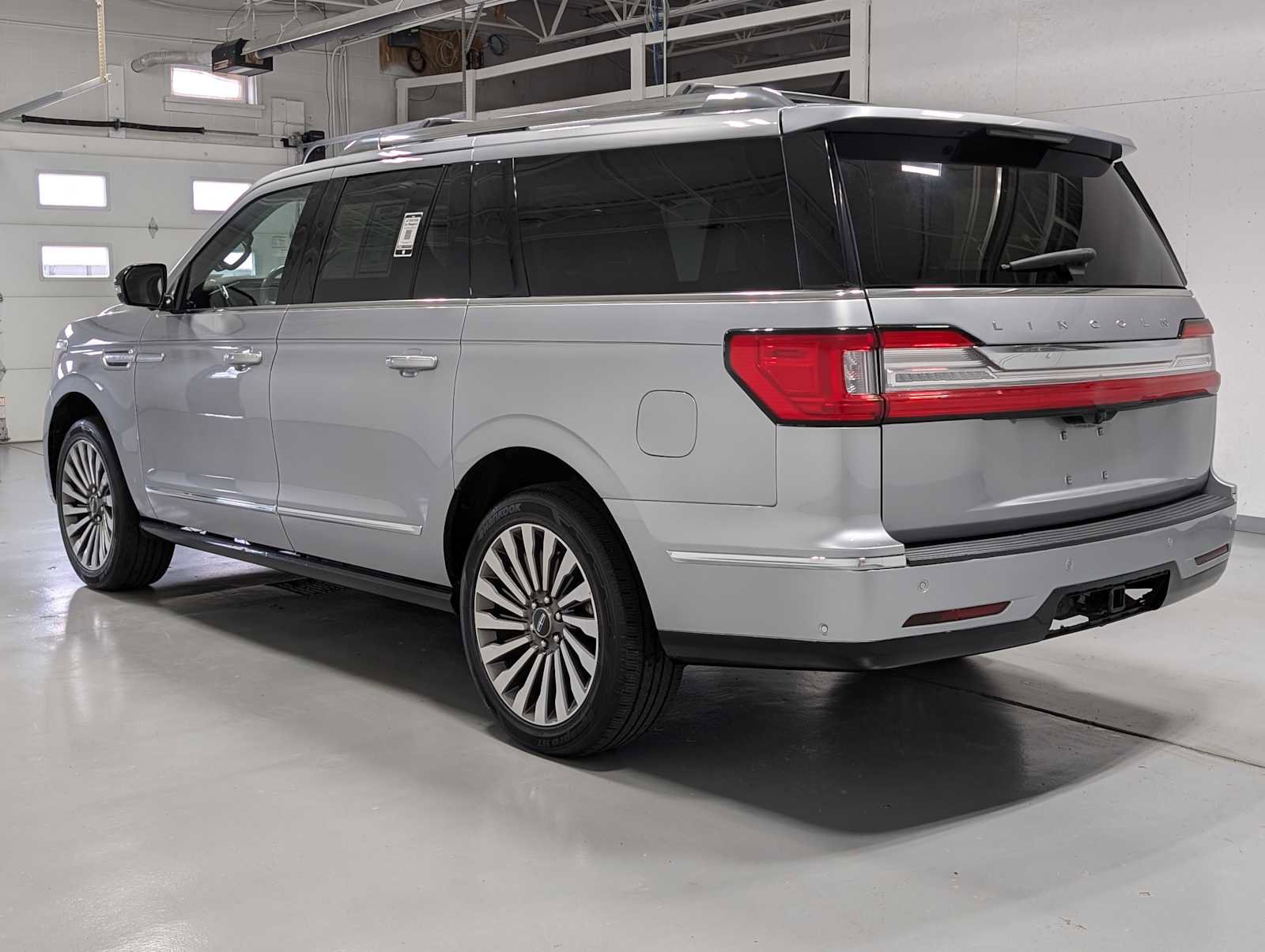 Used 2020 Lincoln Navigator L Reserve w/ Luxury Package AWD/4WD image 10