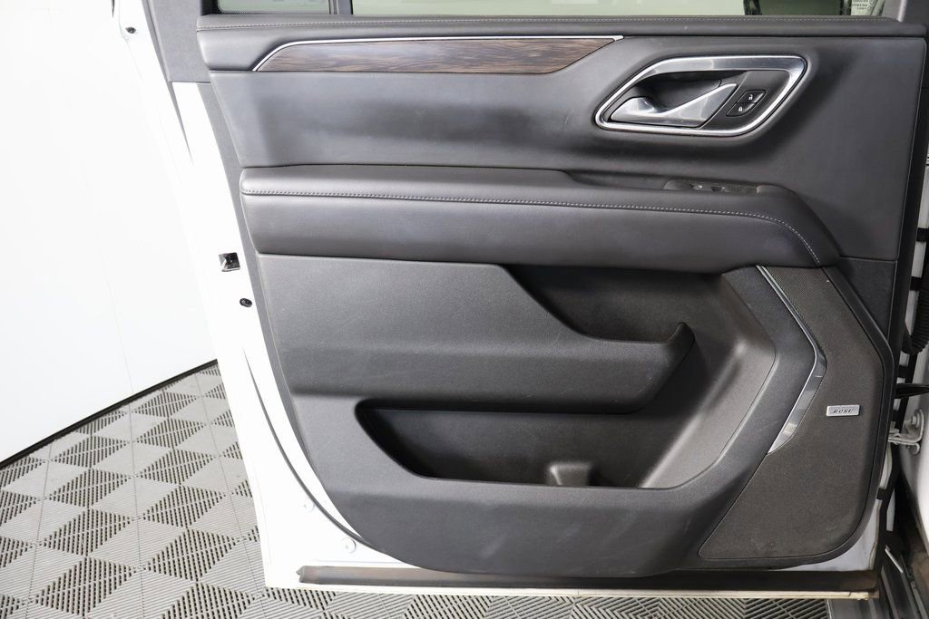 Used 2022 Chevrolet Suburban LT image 14
