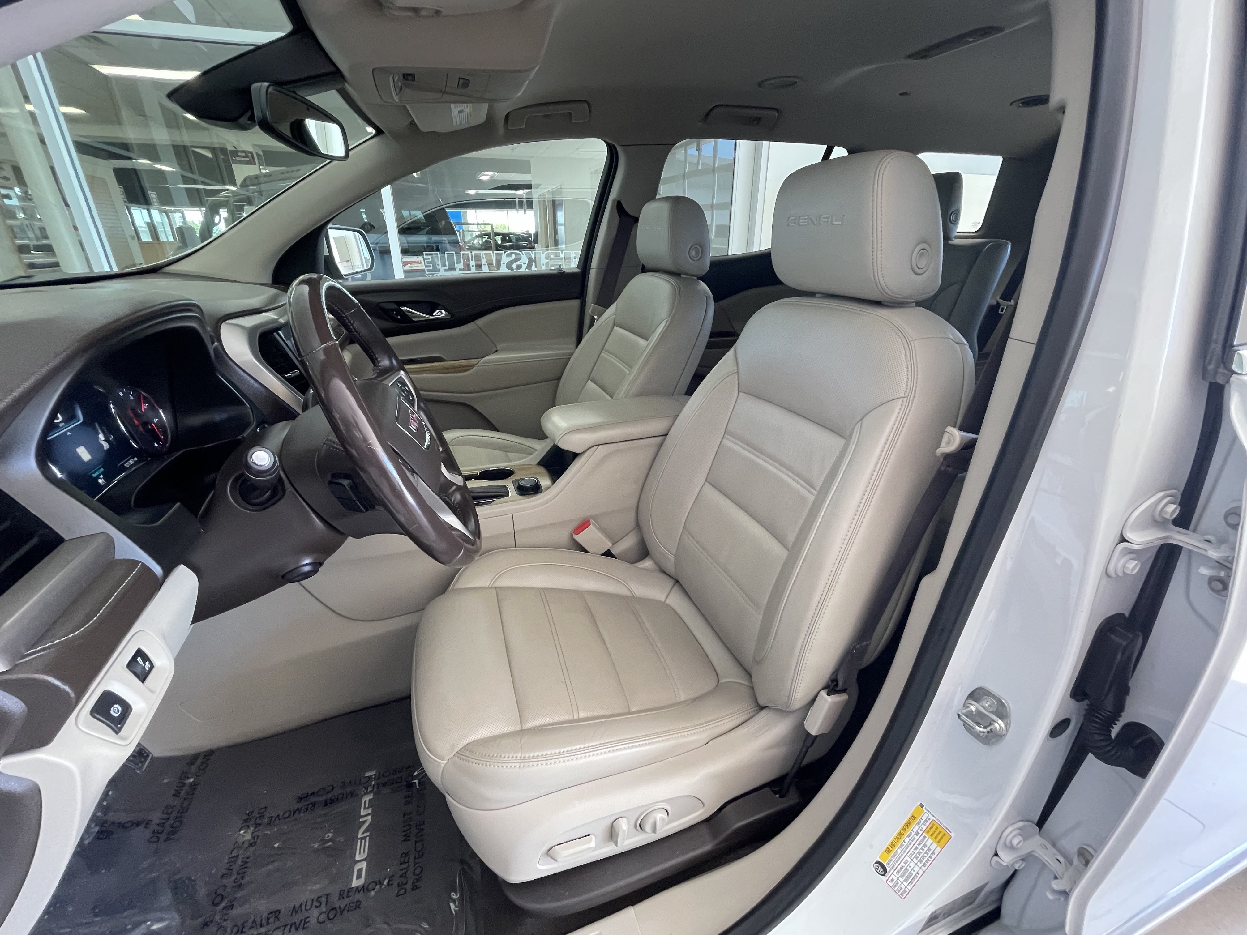 Used 2019 GMC Acadia Denali w/ Technology Package FWD image 12