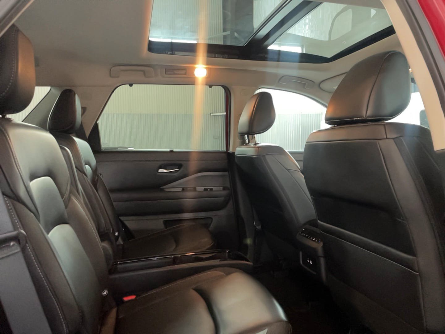 Used 2024 Nissan Pathfinder SL w/ SL Premium Package AWD/4WD image 5