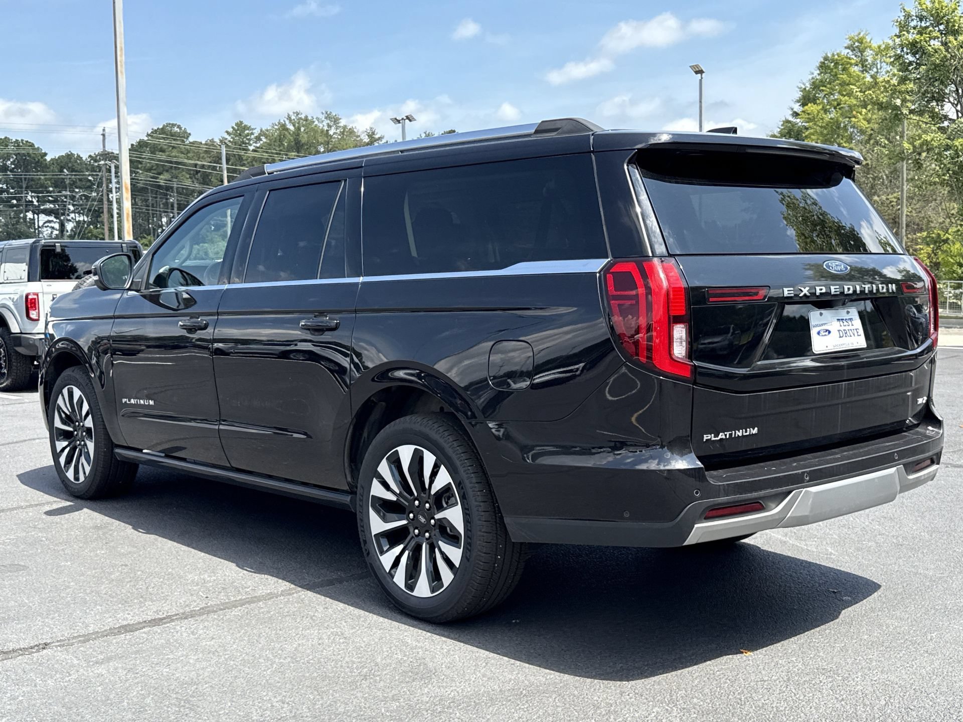 Used 2025 Ford Expedition Max Platinum w/ Driver's Package AWD/4WD image 21