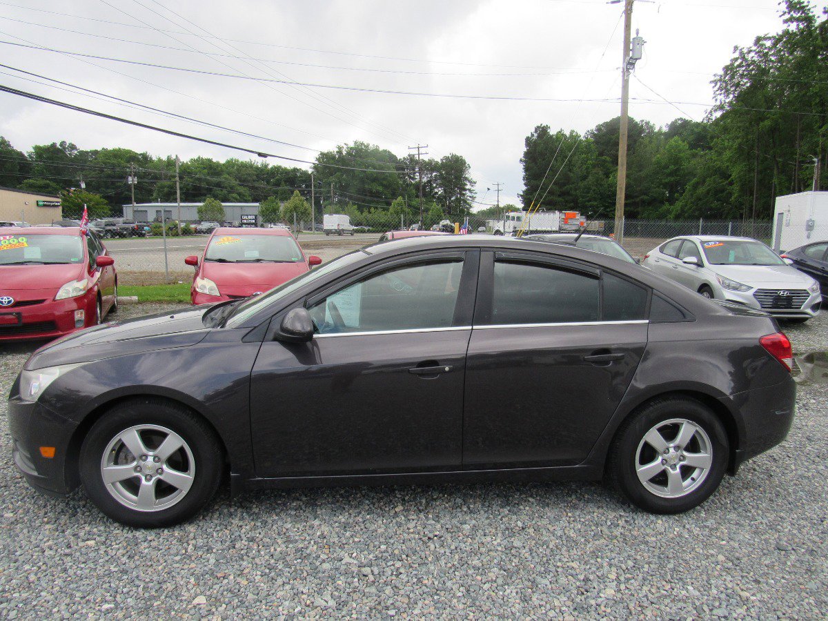 Used 2014 Chevrolet Cruze LT image 2