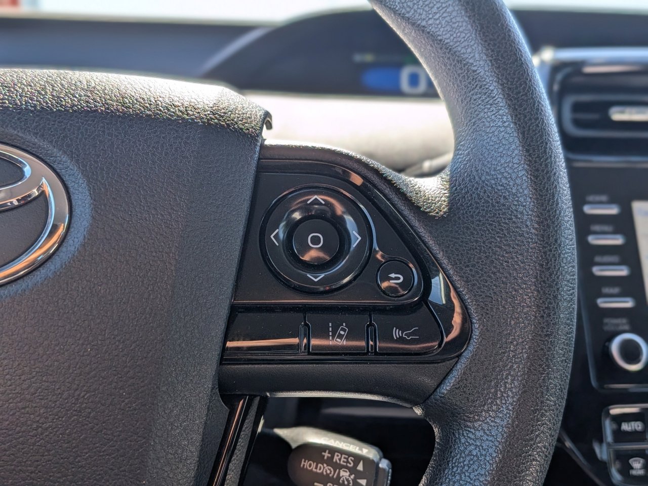 Used 2020 Toyota Prius LE w/ Carpet Mat Package AWD/4WD image 28