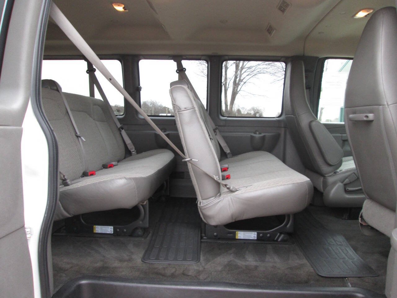 Used 2018 Chevrolet Express 3500 LT w/ LT Preferred Equipment Group RWD image 23