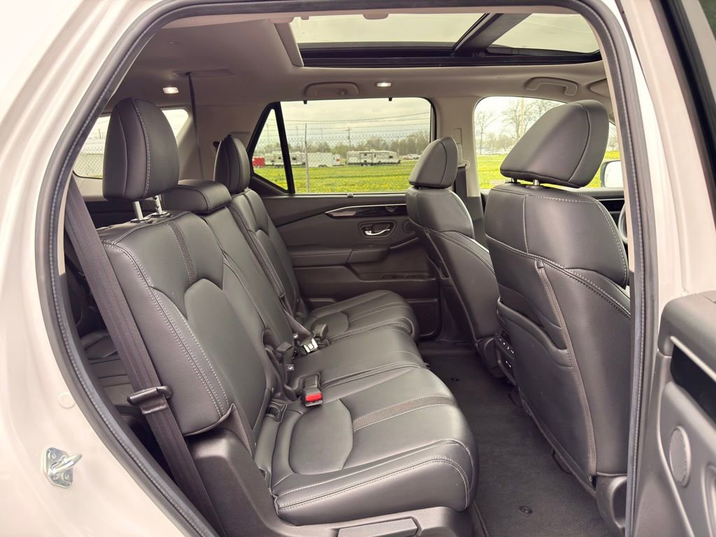 Used 2024 Honda Pilot Touring image 30