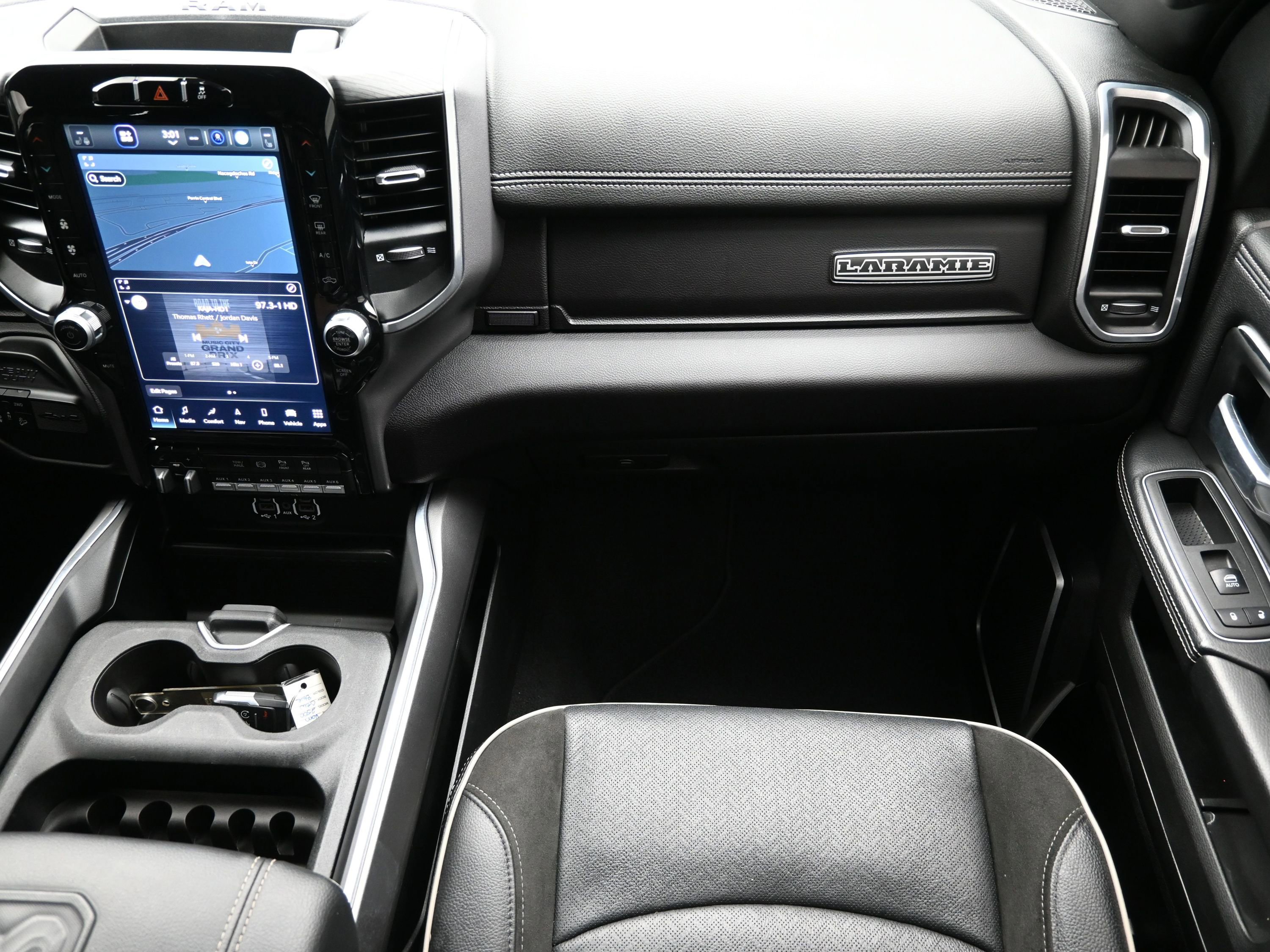 Used 2023 RAM 2500 Laramie w/ Night Edition image 38