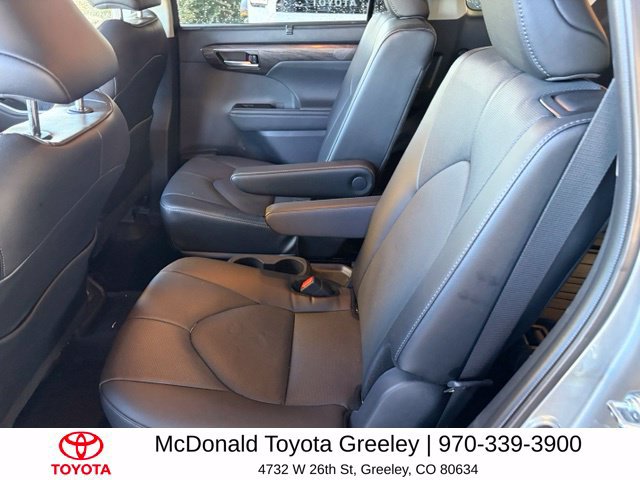 Used 2026 Toyota Highlander Limited AWD/4WD image 24