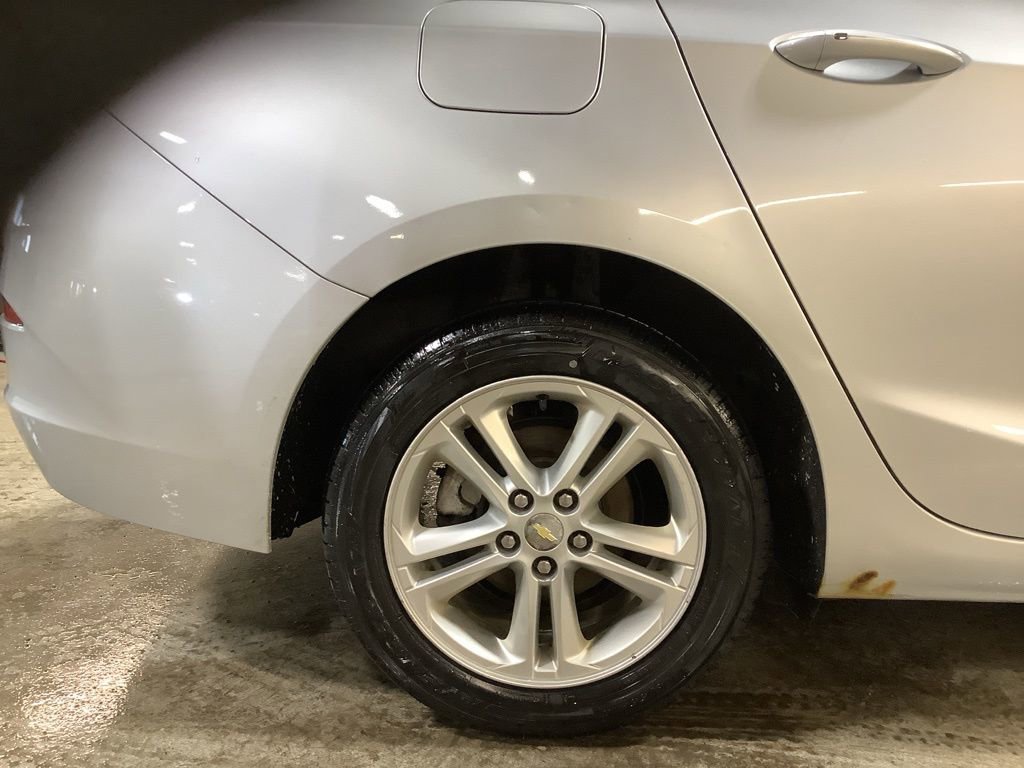 Used 2017 Chevrolet Cruze LT w/ Sun And Sound Package image 12