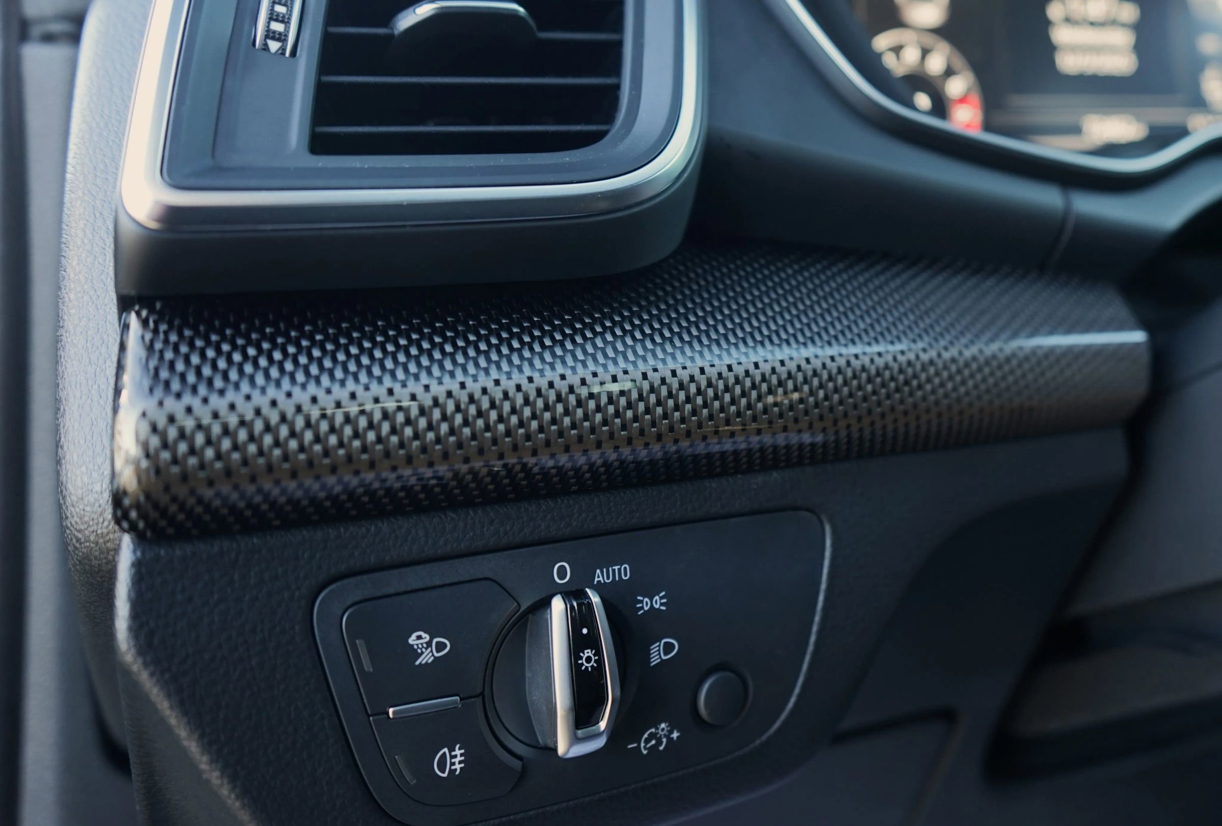 Used 2018 Audi SQ5 Premium Plus image 17