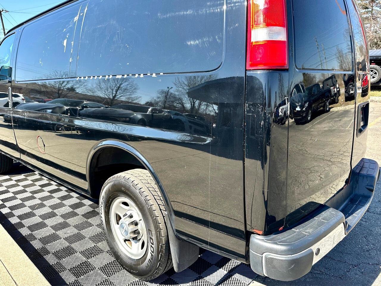Used 2018 Chevrolet Express 2500 w/ Driver Convenience Package image 13
