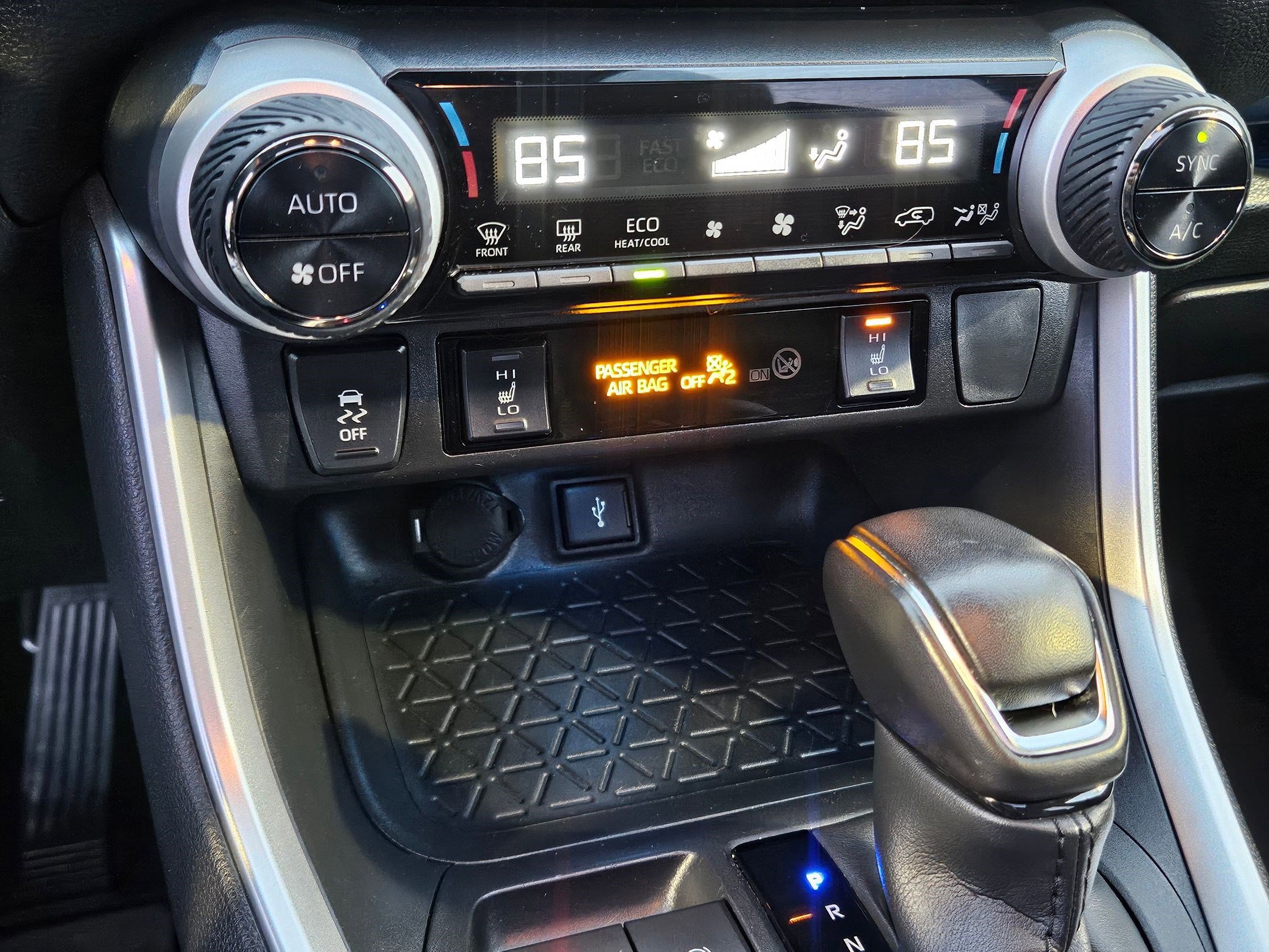 Used 2021 Toyota RAV4 XSE w/ XSE Grade Weather Package image 27