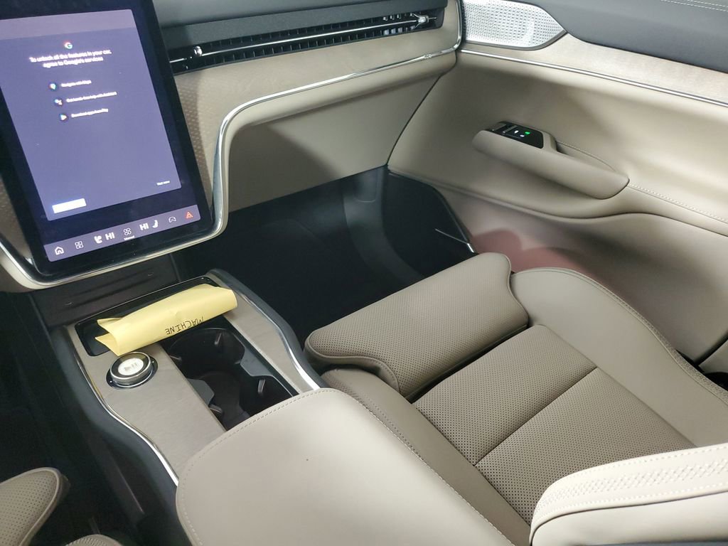 Used 2025 Volvo EX90 Ultra image 19