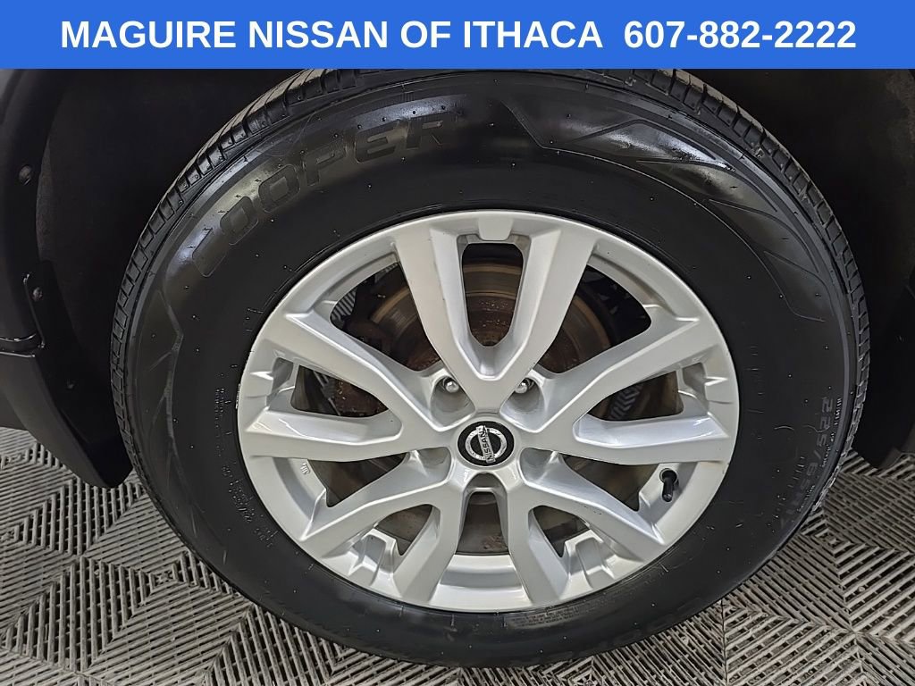 Used 2018 Nissan Rogue SV w/ Sun & Sound Touring Package image 14