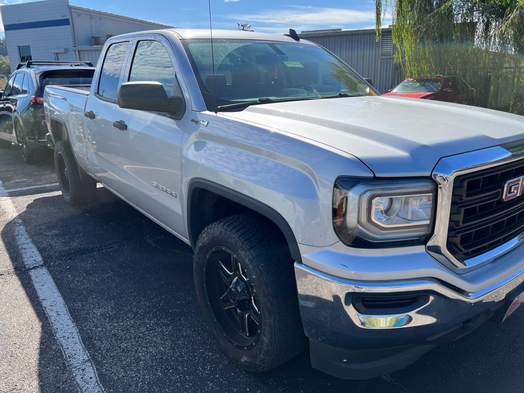 Used 2017 GMC Sierra 1500 4x4 Double Cab w/ Sierra Convenience Package image 3