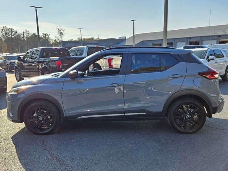 Used 2024 Nissan Kicks SR image 5