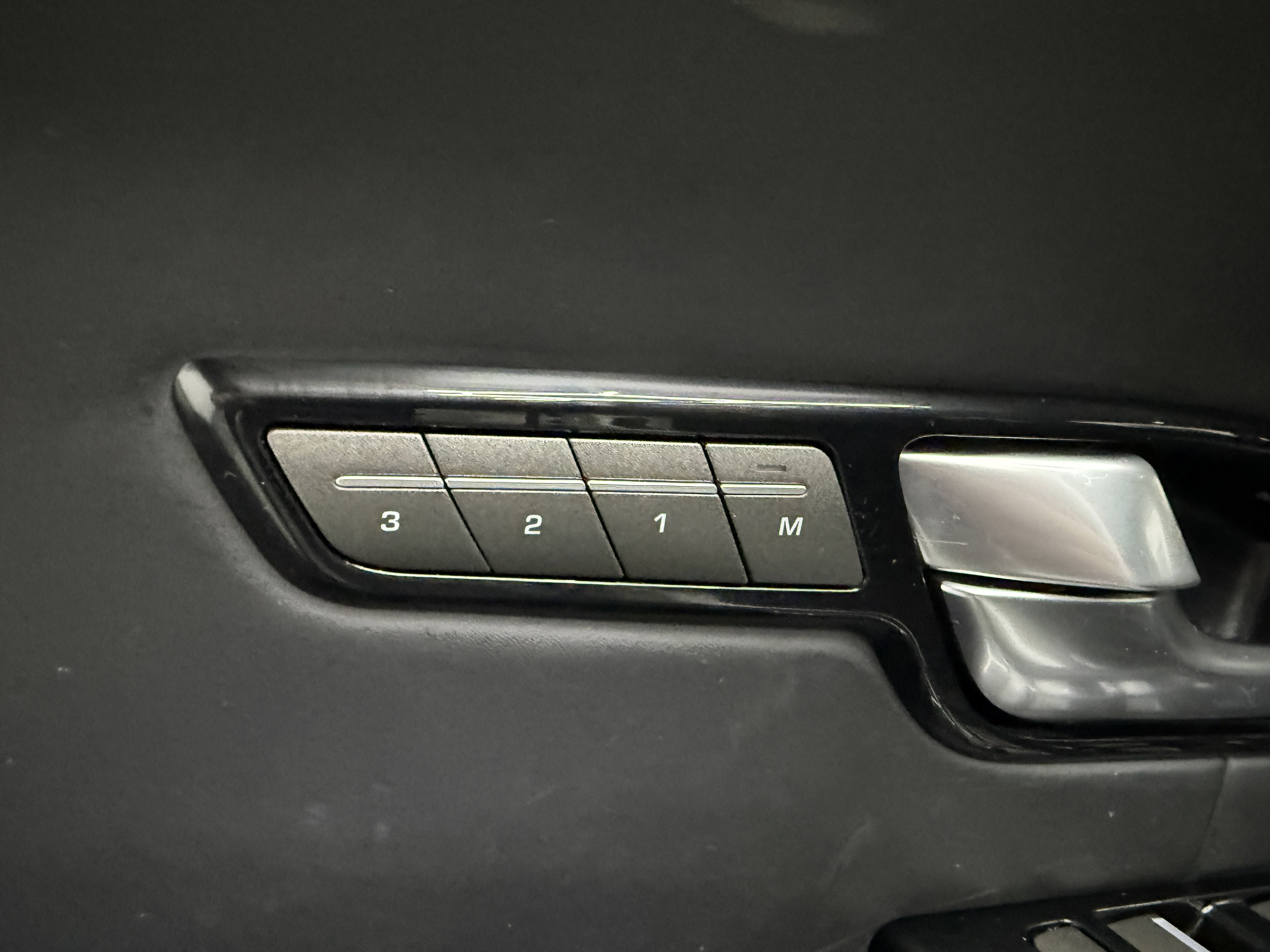 Used 2017 Land Rover Range Rover Evoque HSE image 11