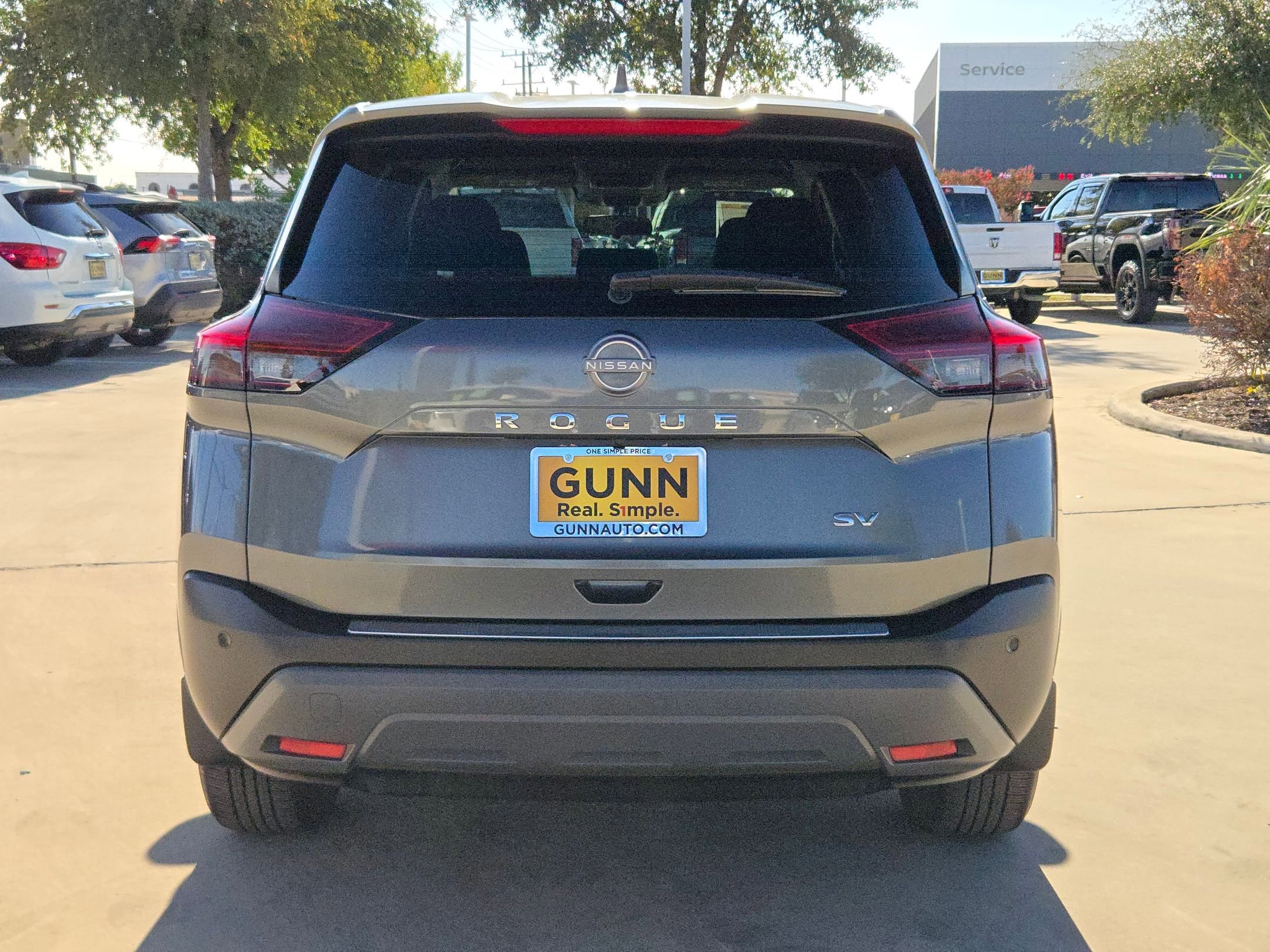 Used 2023 Nissan Rogue SV image 6