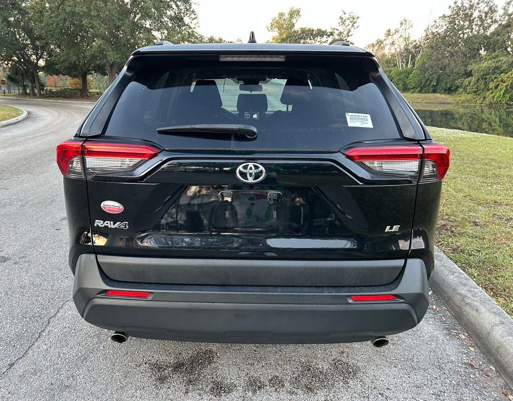 Used 2020 Toyota RAV4 LE image 4