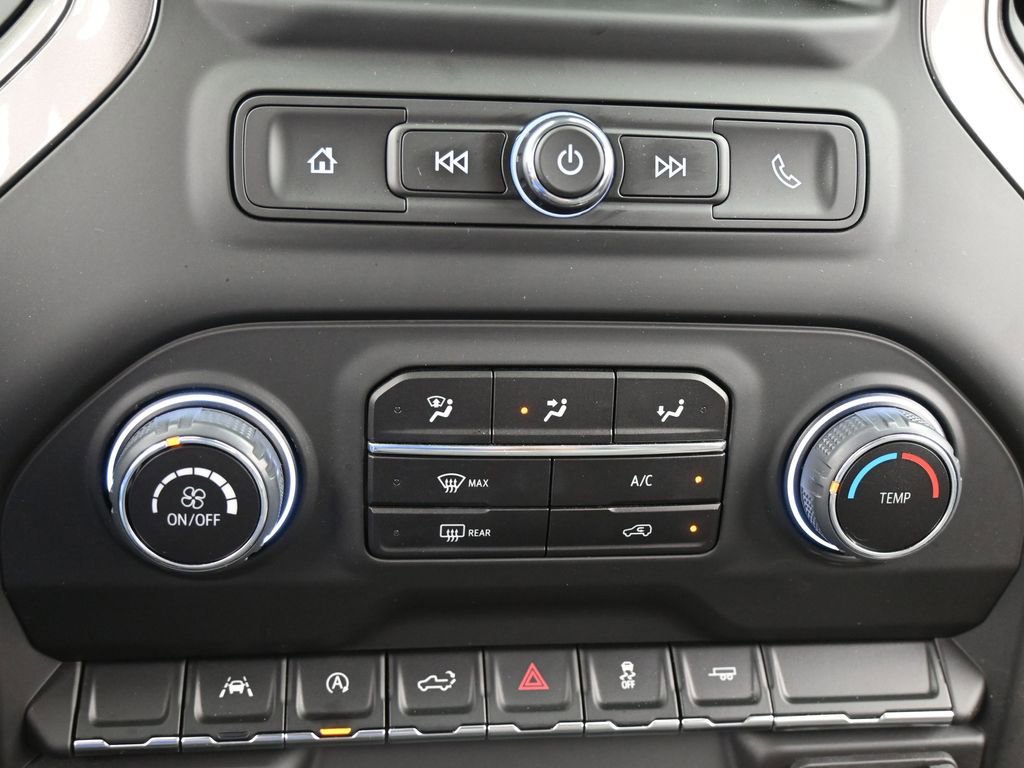 Used 2025 Chevrolet Silverado 1500 Custom image 25